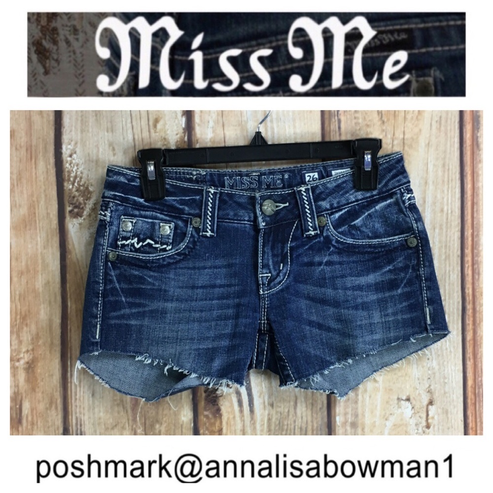 Miss Me JD10425 denim cutoffs in size 26